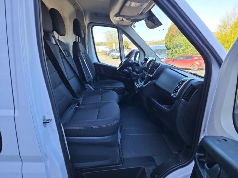 PEUGEOT Boxer Fg L2H2 3.3 140ch S&S Pack Premium Connect
