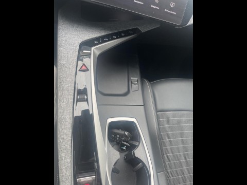 PEUGEOT 3008 1.2 Hybrid 136ch Allure e-DCS6