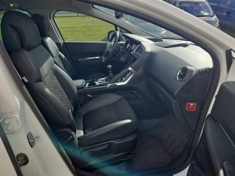 PEUGEOT 3008 1.6 HDi115 FAP Allure