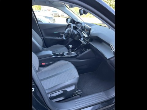 PEUGEOT 2008 1.2 PureTech 100ch S&S Style