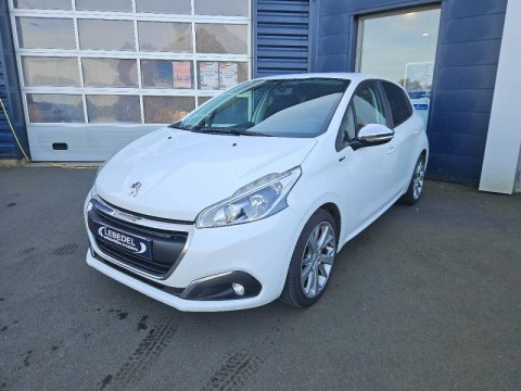 PEUGEOT 208 1.6 BlueHDi 75ch Style 5p