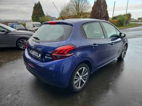 PEUGEOT 208 1.2 PureTech 82ch Allure 5p