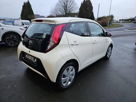 TOYOTA Aygo 1.0 VVT-i 72ch x-play x-app 5p MC18